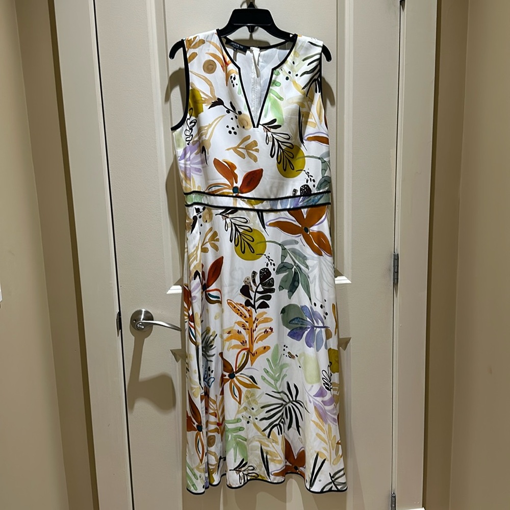 Gorgeous maxi dress with a-line structure.